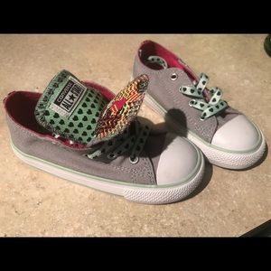 Kids converse